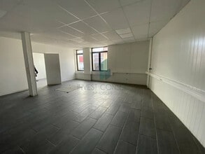 Light Industrial in Argenteuil to rent Interior Photo- Image 2 of 12