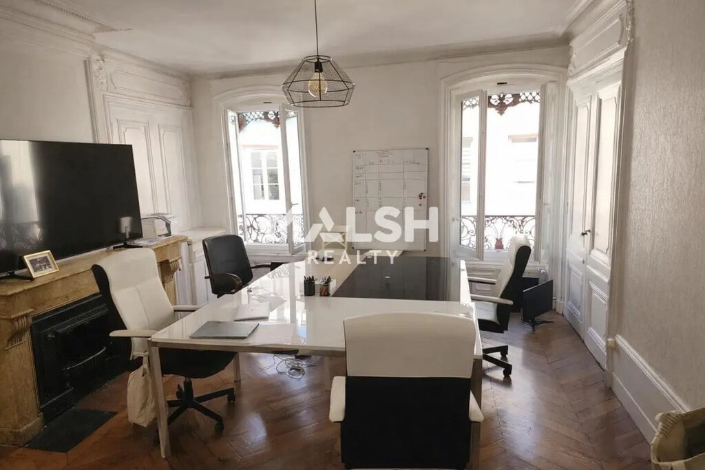 Location Bureaux 99 m² - Photo 1