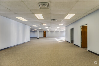 9726 E 42nd St, Tulsa, OK for rent Interior Photo- Image 1 of 6