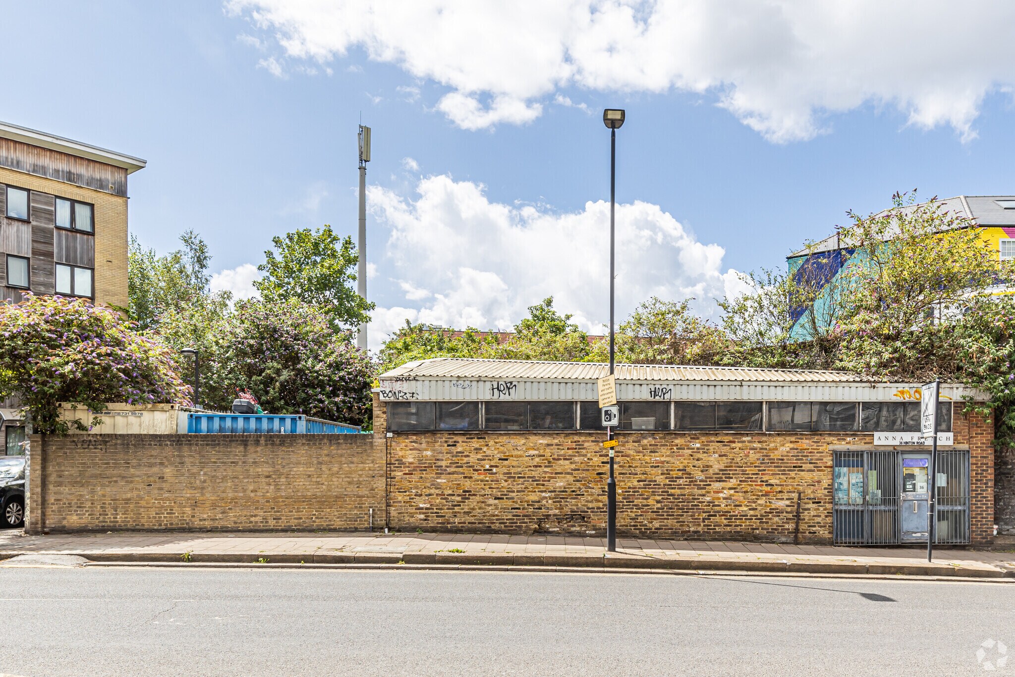 36 Hinton Rd, London to rent Primary Photo- Image 1 of 2