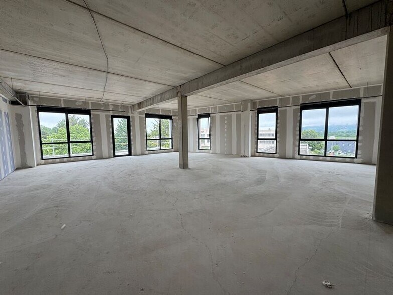 5 Allée Du Levant, La Tour-de-Salvagny for sale - Building Photo - Image 2 of 10