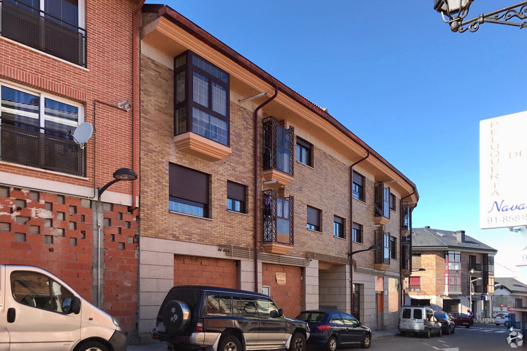 Retail in Galapagar, Madrid to rent Primary Photo- Image 1 of 3