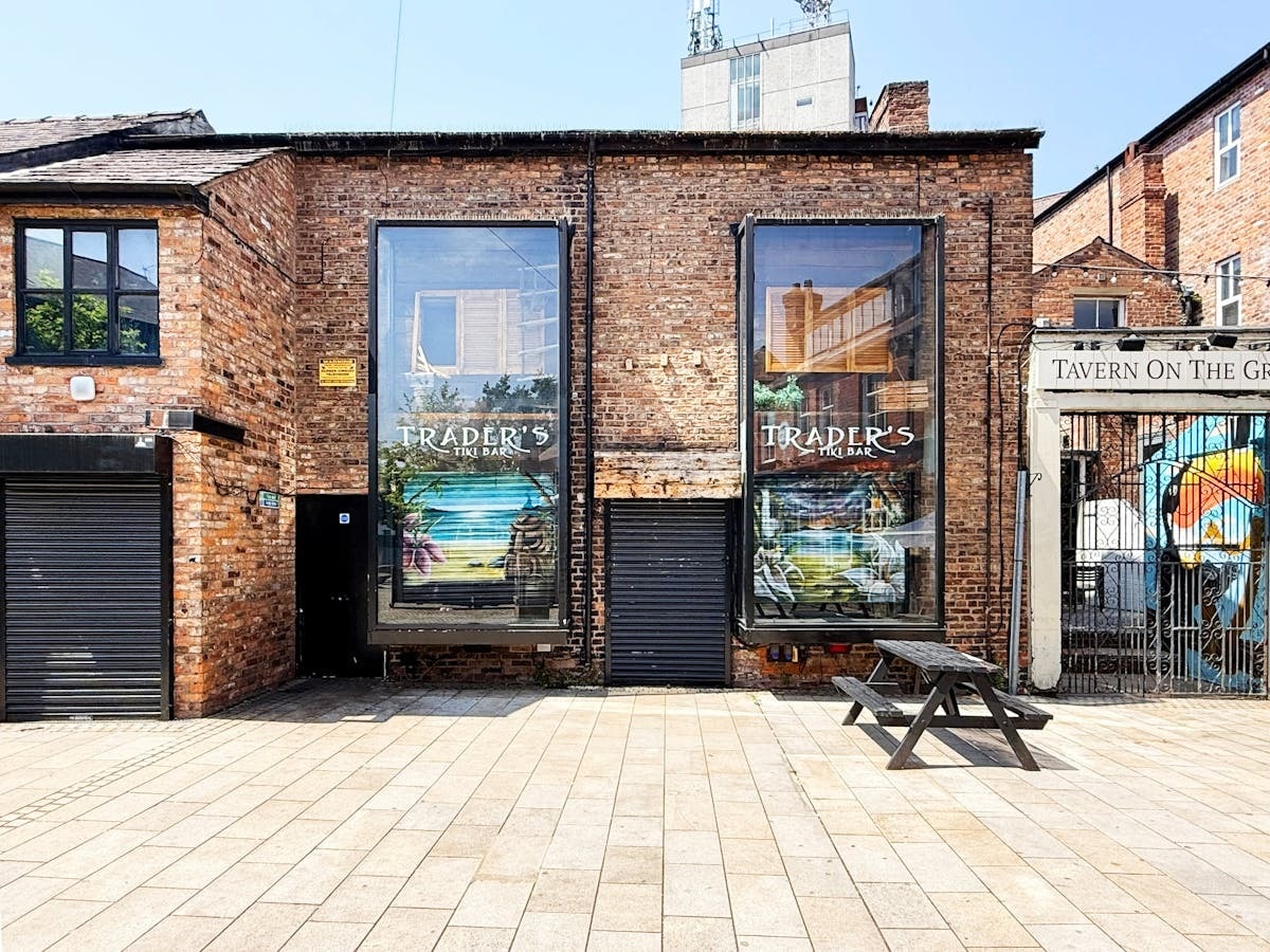 7-8 Goose Green, Altrincham to rent Building Photo- Image 1 of 2