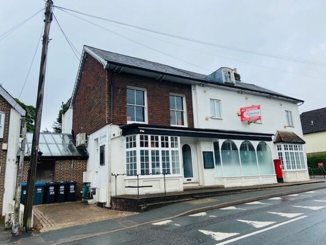 More details for 19 High St, Nutfield - Retail to Rent