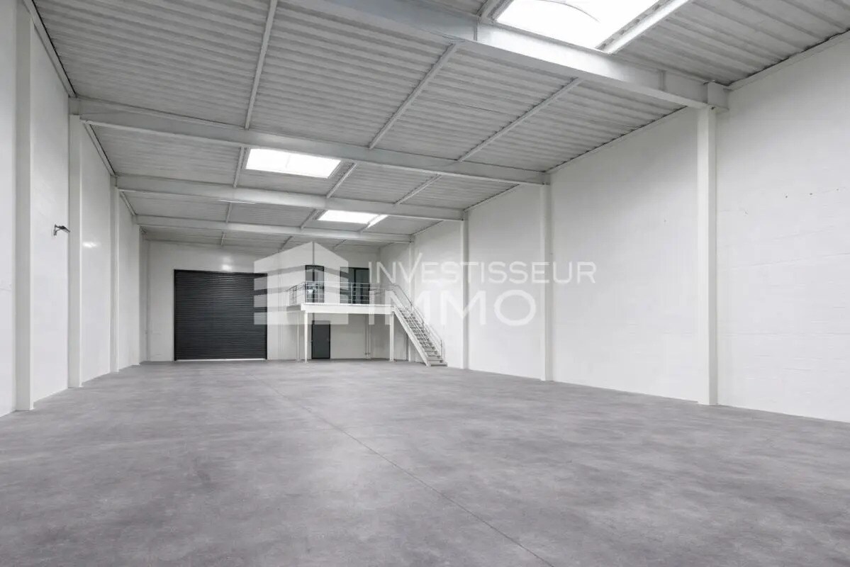 Light Industrial in Torcy for sale Interior Photo- Image 1 of 4