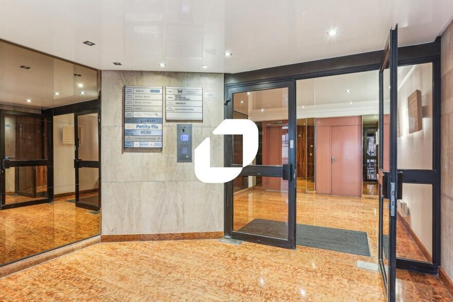 Office in Issy-les-Moulineaux to rent - Building Photo - Image 2 of 11