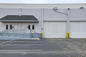 7950-7966 NW 14th St, Miami, FL to rent Building Photo- Image 2 of 14