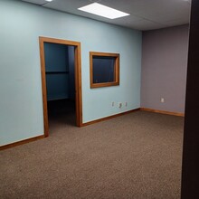 217 Wisconsin Ave, Waukesha, WI for rent Interior Photo- Image 2 of 4