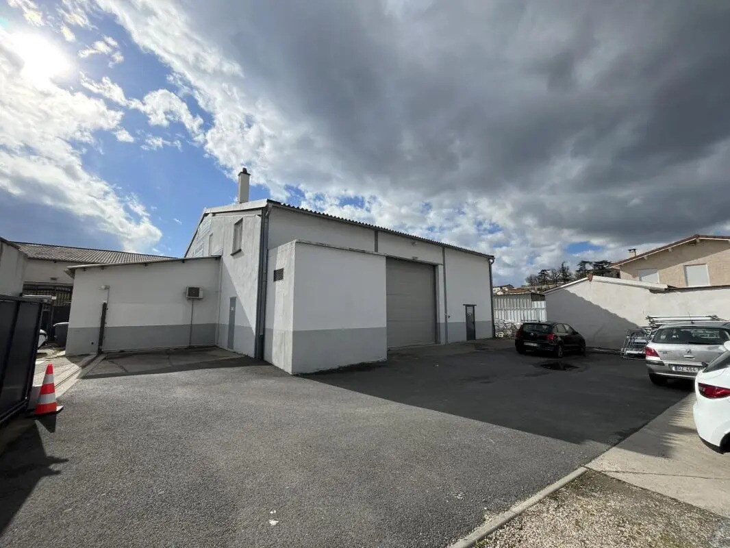 102 Rue Fleury Jay, GRIGNY-SUR-RHÔNE to rent Building Photo- Image 1 of 23