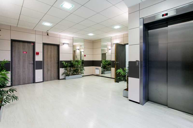 Office in Rueil-Malmaison to rent Lobby- Image 1 of 7