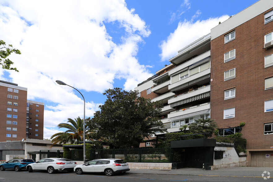 Calle Oquendo, 20, Madrid, Madrid for rent - Building Photo - Image 2 of 3