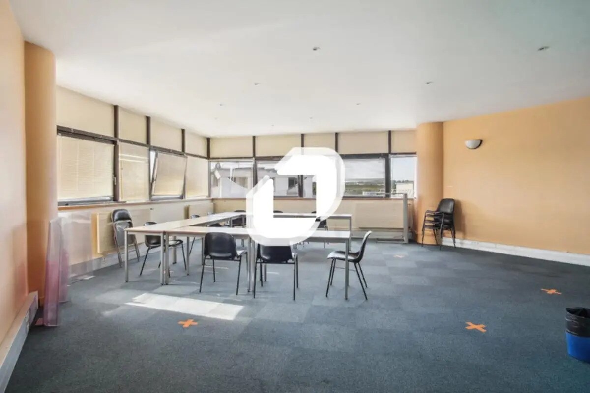 Office in Meaux to rent Interior Photo- Image 1 of 14