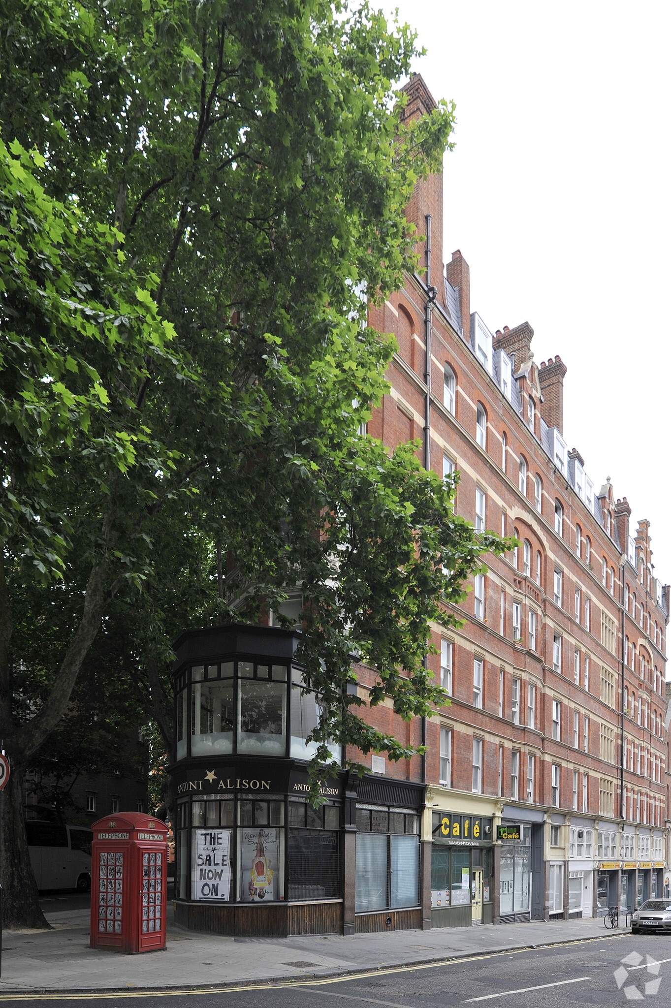 29-39 Rosebery Av, London to rent Primary Photo- Image 1 of 8