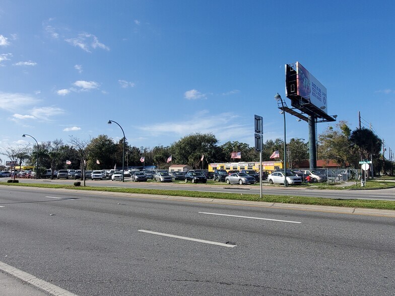 5600 S Orange Blossom Trl, Orlando 32839 UK