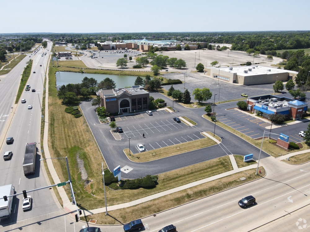 3800 E Main St, St Charles, IL to rent Primary Photo- Image 1 of 2