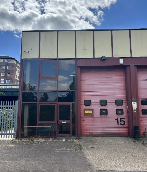 Marsh Ln, Southampton to rent Building Photo- Image 1 of 2