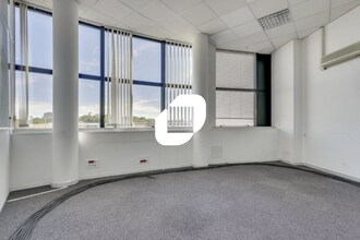 Office in Champigny-sur-Marne to rent Interior Photo- Image 2 of 4