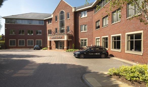 Bollin Walk, Wilmslow to rent Building Photo- Image 1 of 9