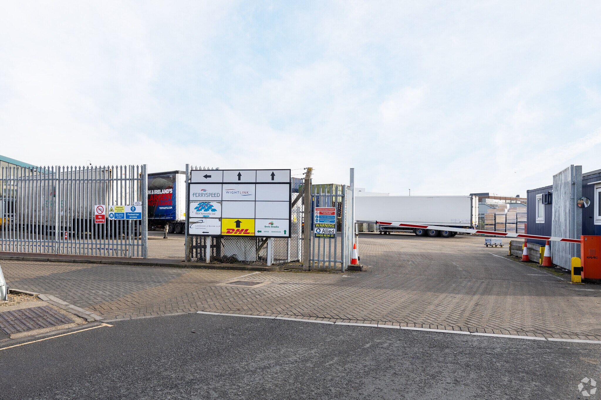 Limberline Rd, Portsmouth for sale Primary Photo- Image 1 of 1