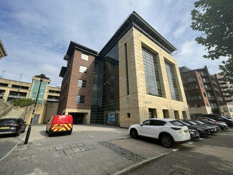 116 Quayside, Newcastle Upon Tyne for rent - Building Photo - Image 1 of 1