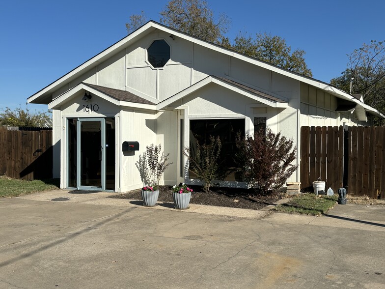 1610 J Ave, Plano, TX for rent - Building Photo - Image 1 of 8