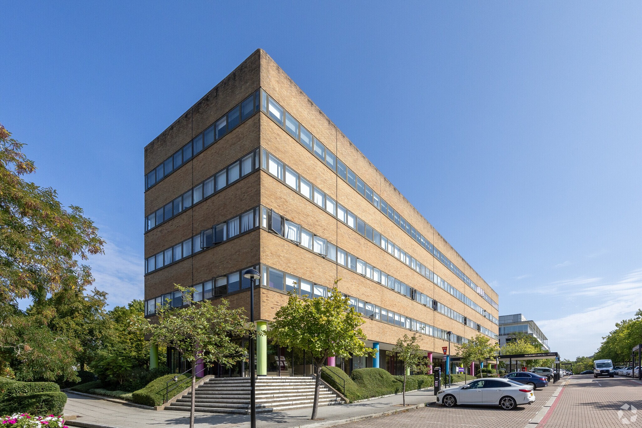 403-445 Midsummer Blvd, Milton Keynes for sale Primary Photo- Image 1 of 1