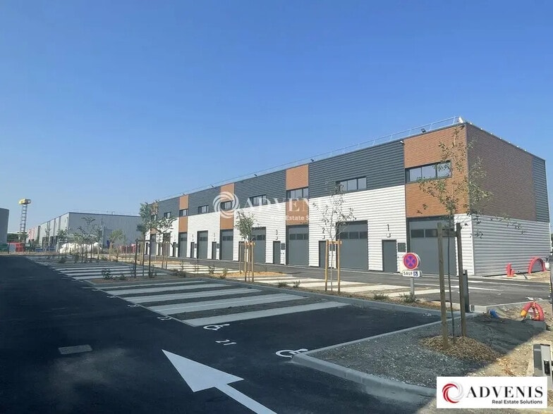 Light Industrial in Gradignan to rent - Building Photo - Image 1 of 11