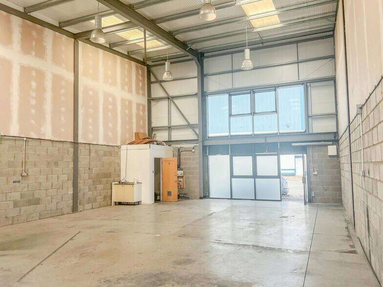 181 Triumph Way, Liverpool to rent - Building Photo - Image 3 of 4
