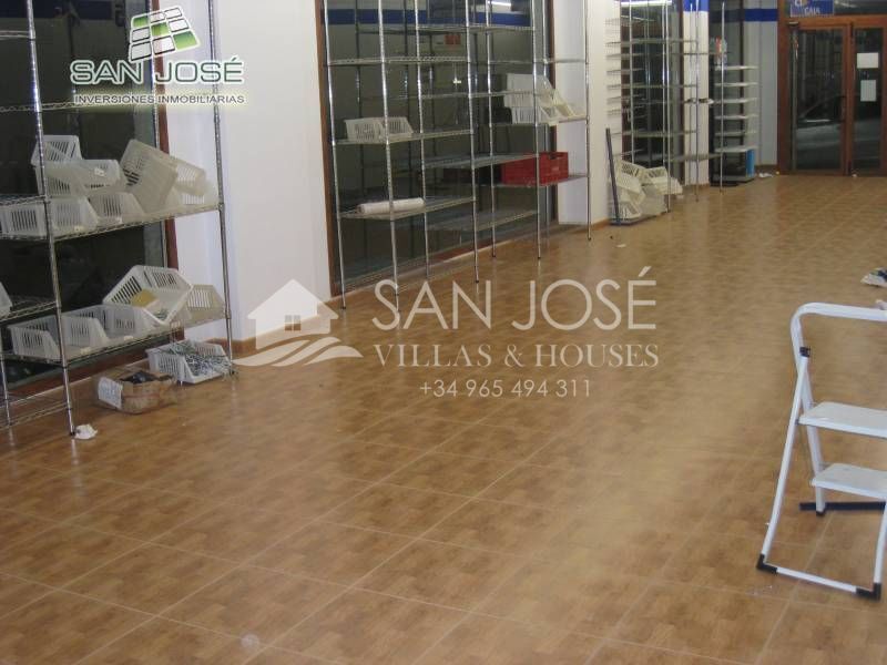 Retail in Aspe, Alicante to rent Building Photo- Image 1 of 7