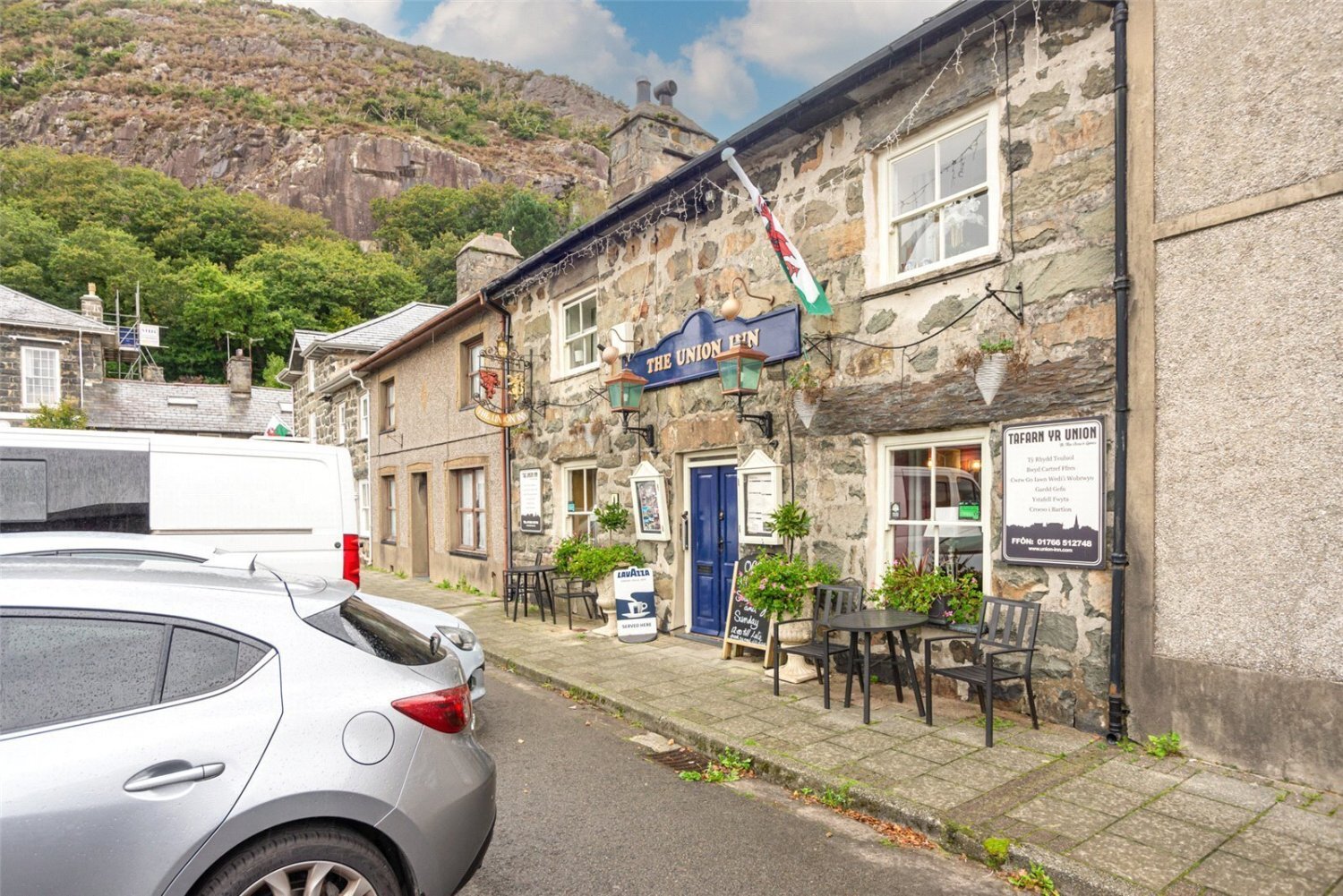 7 Market Sq, Porthmadog for sale Building Photo- Image 1 of 1