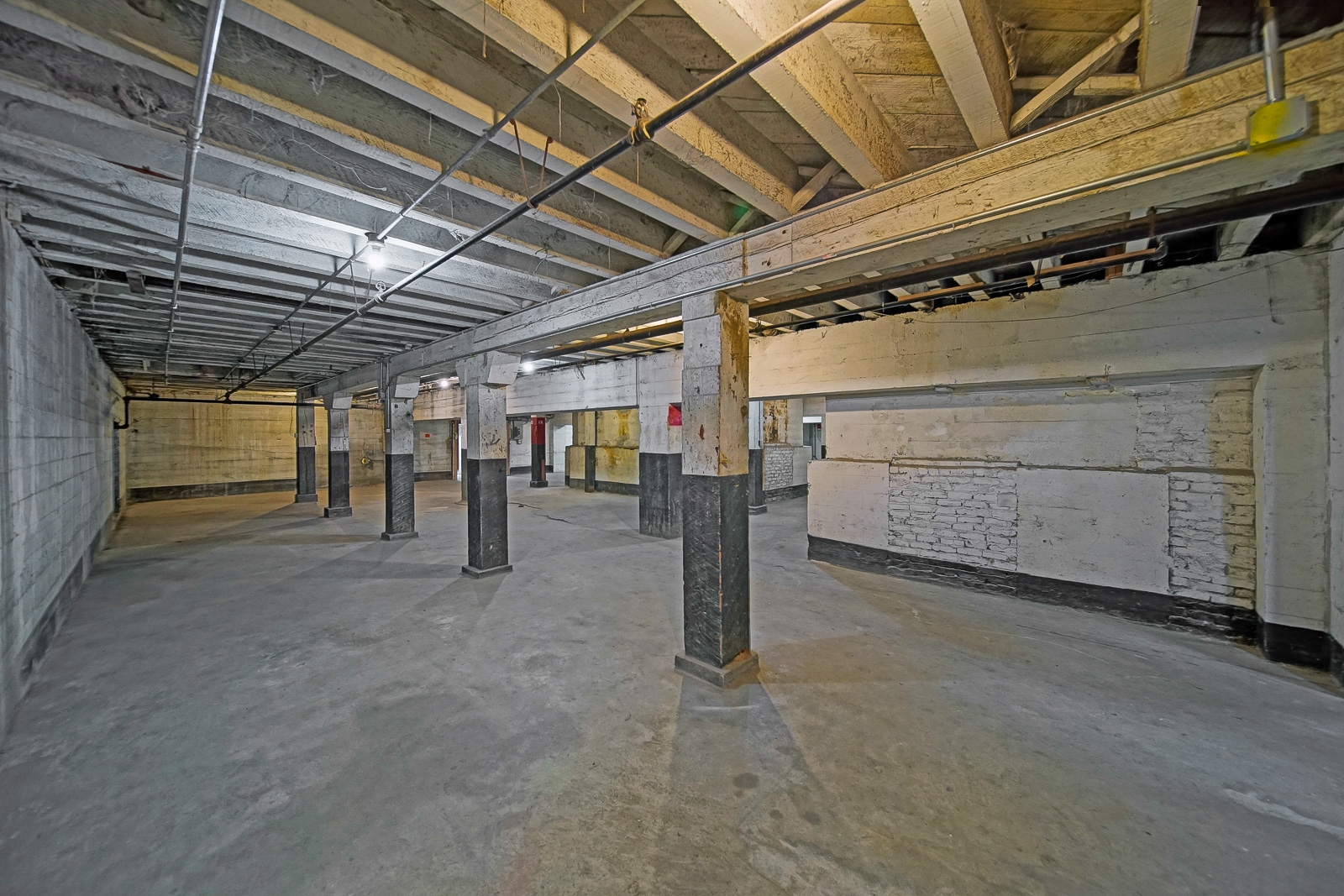 6220 S Tacoma Way, Tacoma, WA to rent Interior Photo- Image 1 of 5