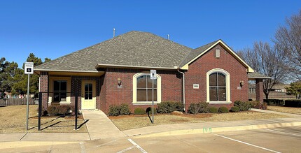 1955 W 33rd St, Edmond, OK for rent Primary Photo- Image 1 of 7