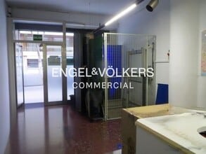 Retail in Barcelona, Barcelona to rent Interior Photo- Image 2 of 8