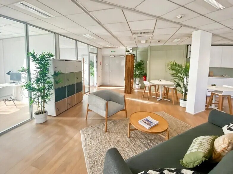 Office in Saint-Maur-des-Fossés to rent - Interior Photo - Image 3 of 7