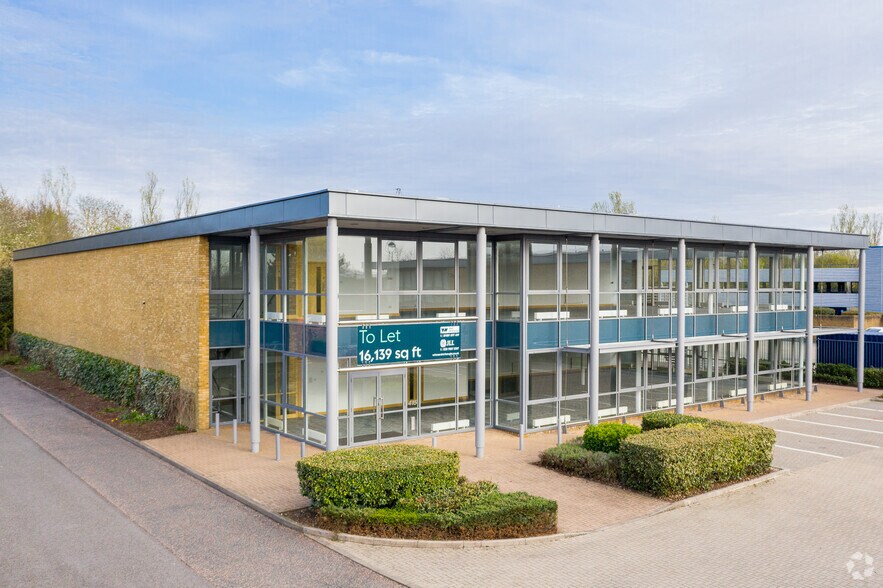 415 Wharfedale Rd, Wokingham for sale - Building Photo - Image 1 of 1