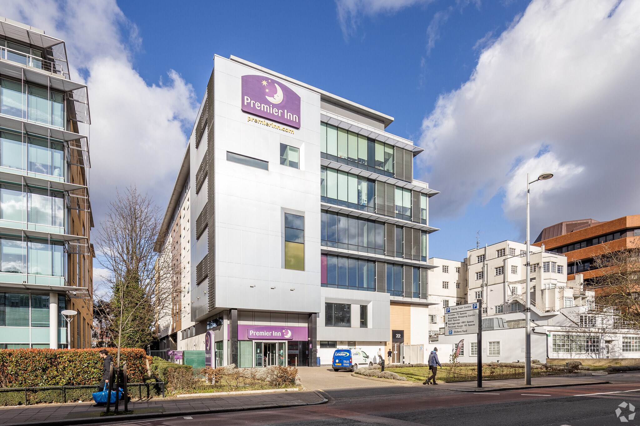22-24 Uxbridge Rd, London for sale Primary Photo- Image 1 of 1