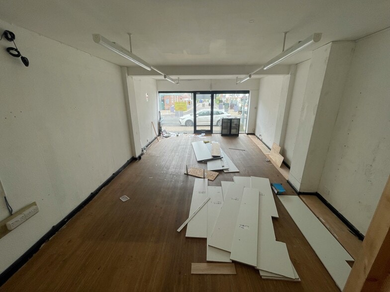 341-345 Lymington Rd, Christchurch to rent - Building Photo - Image 3 of 4