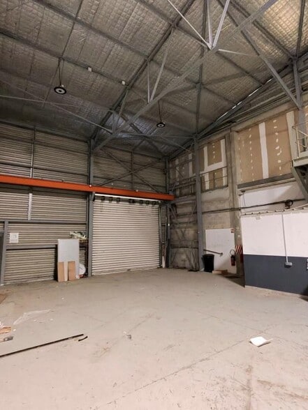Industrial in Gémenos to rent - Building Photo - Image 3 of 8