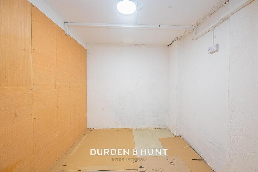 13 Birkbeck Mews, London to rent - Building Photo - Image 2 of 7