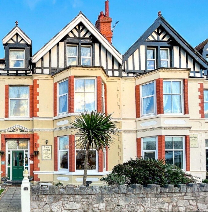 4 Carmen Sylva Rd, Llandudno for sale Building Photo- Image 1 of 1