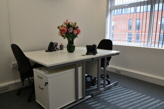 King St, Newcastle Under Lyme to rent Building Photo- Image 2 of 6