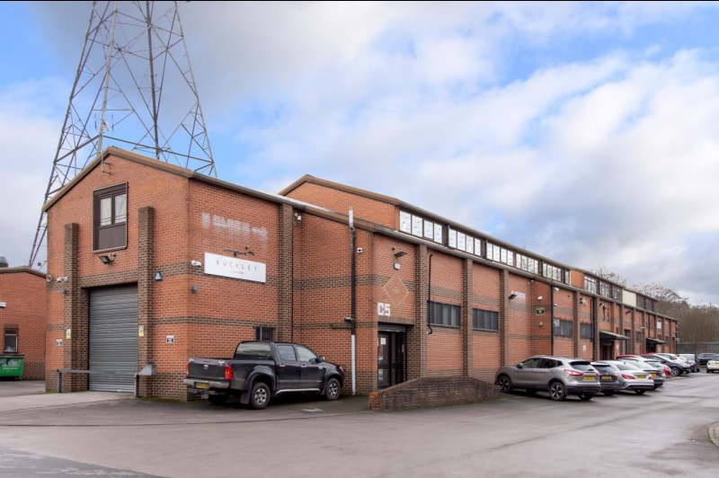 Wyther Dr, Leeds to rent Building Photo- Image 1 of 1