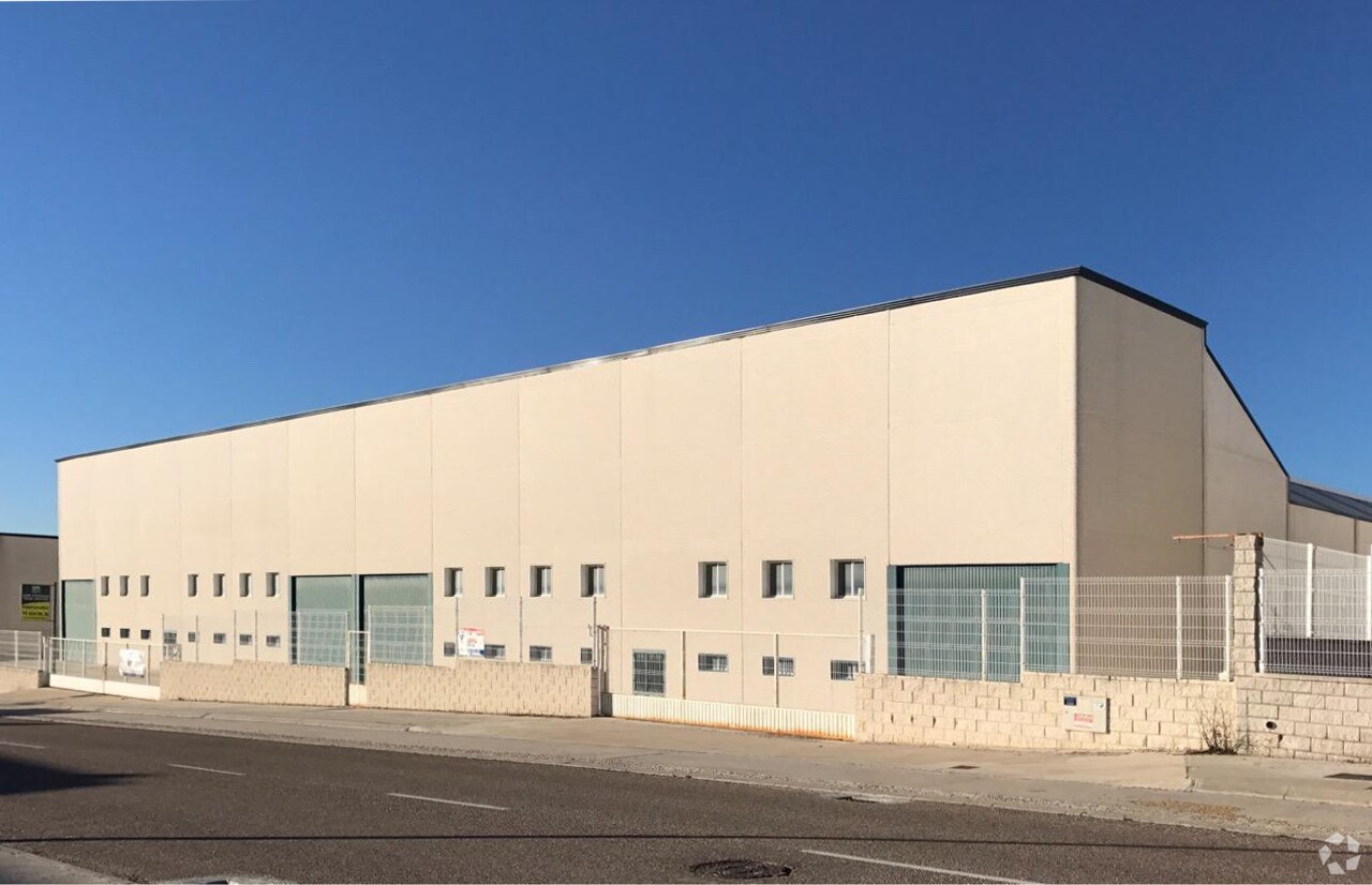  in Casarrubios del Monte, Toledo for sale Primary Photo- Image 1 of 1