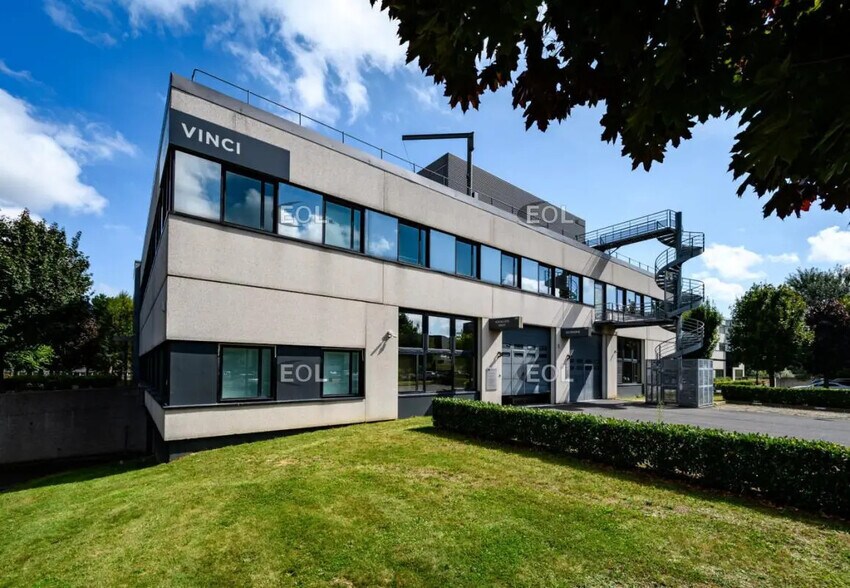 Office in Antony to rent - Building Photo - Image 1 of 2