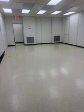 111 Roberts St, East Hartford, CT to rent Interior Photo- Image 2 of 19