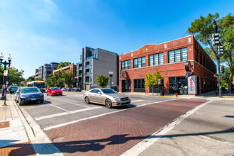 2208 W Lawrence Ave, Chicago, IL for sale Primary Photo- Image 1 of 1