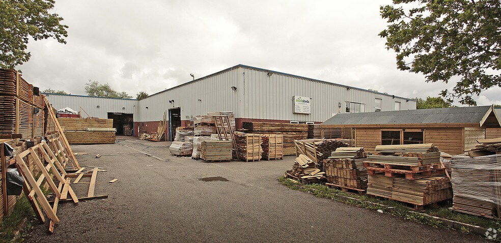 10 Greenhey Pl, Skelmersdale to rent - Building Photo - Image 2 of 4