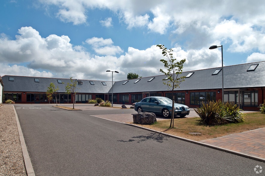 Vinnetrow Rd, Chichester for sale - Building Photo - Image 2 of 4