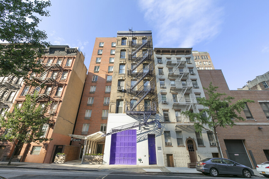 447 W 36th St, New York, NY for rent - Building Photo - Image 1 of 9