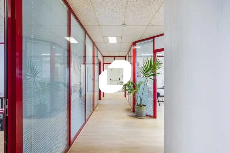 Office in Colombes to rent - Interior Photo - Image 3 of 17